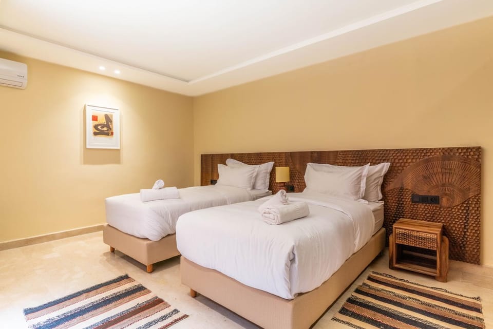 Bed, Photo of the whole room, Bedroom, towels, air conditioner