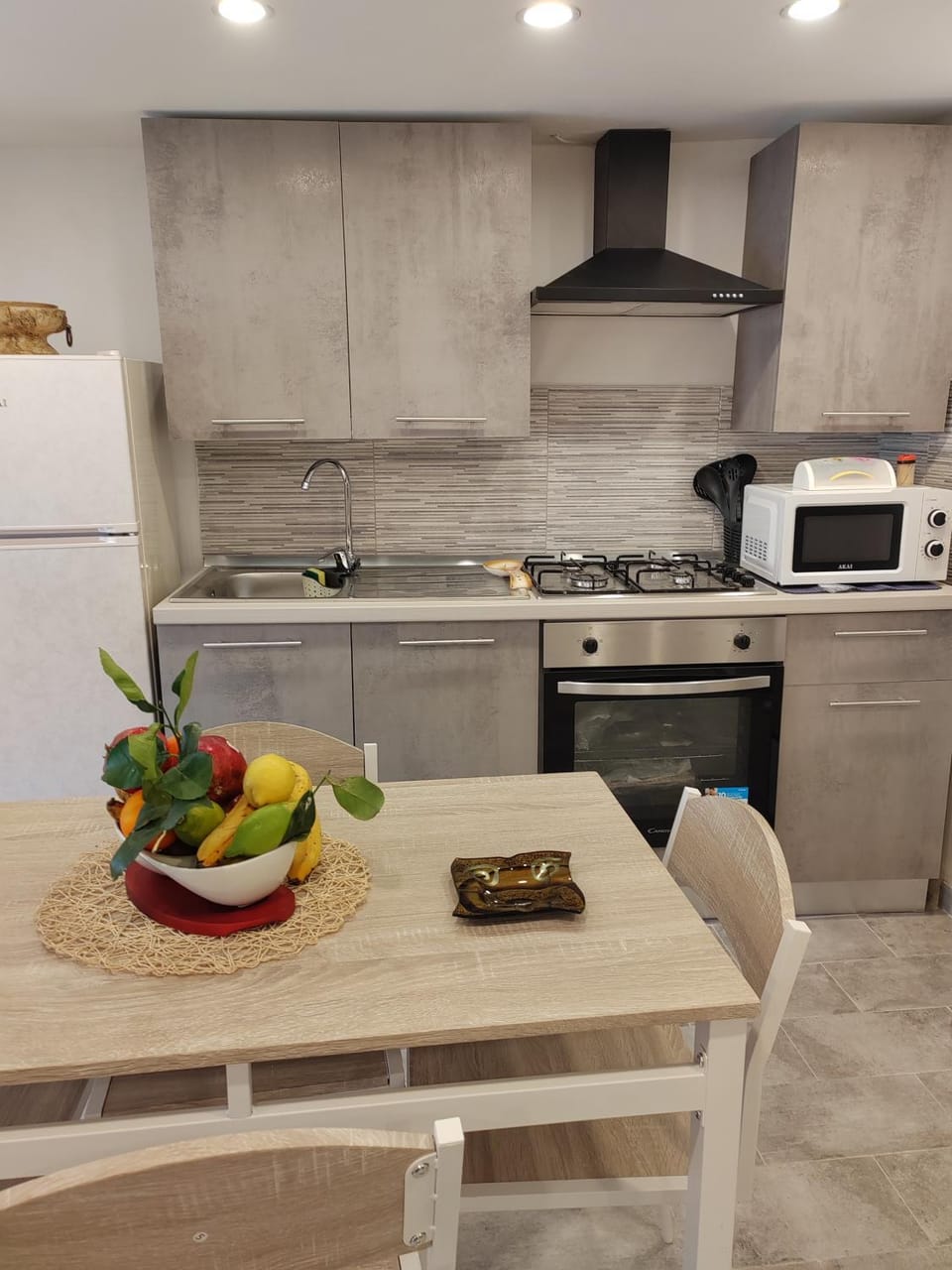 microwave, kitchen