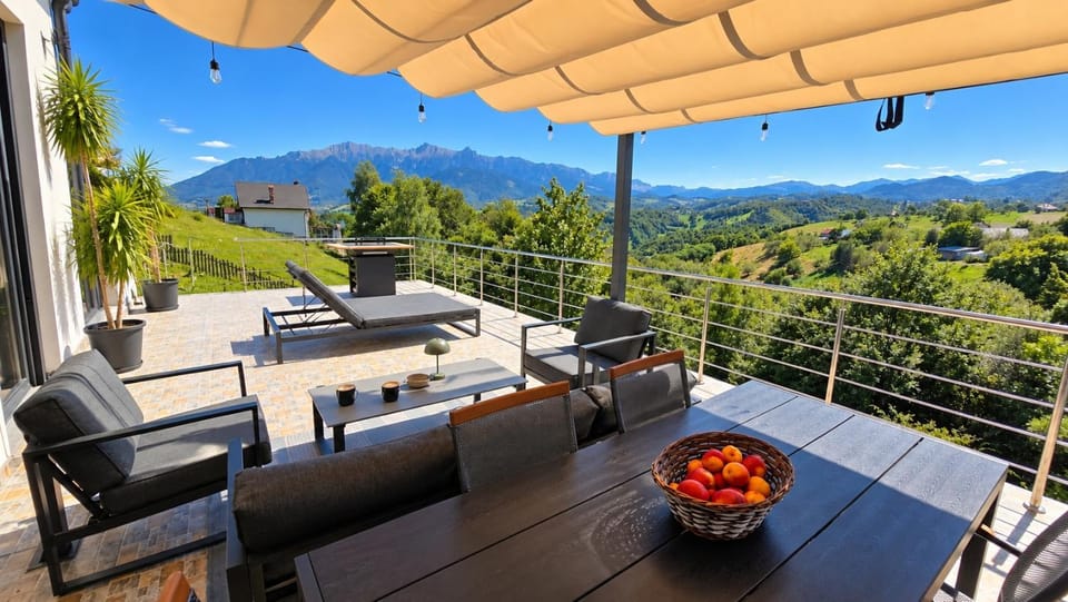 Day, Natural landscape, View (from property/room), Balcony/Terrace, Seating area, Dining area, Mountain view