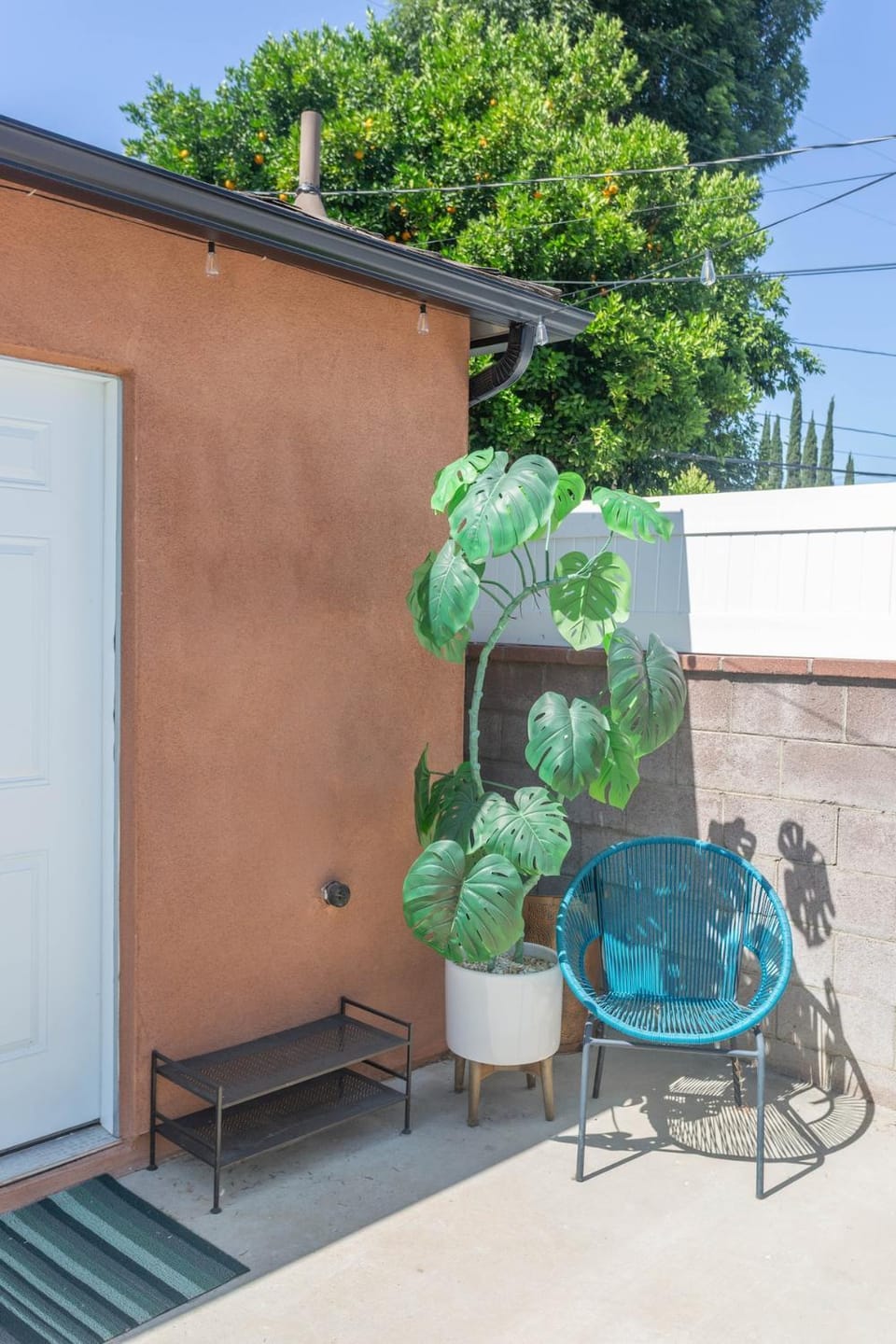 Private Casita in Lake Balboa with Gate and Backyard Apartment in Lake Balboa