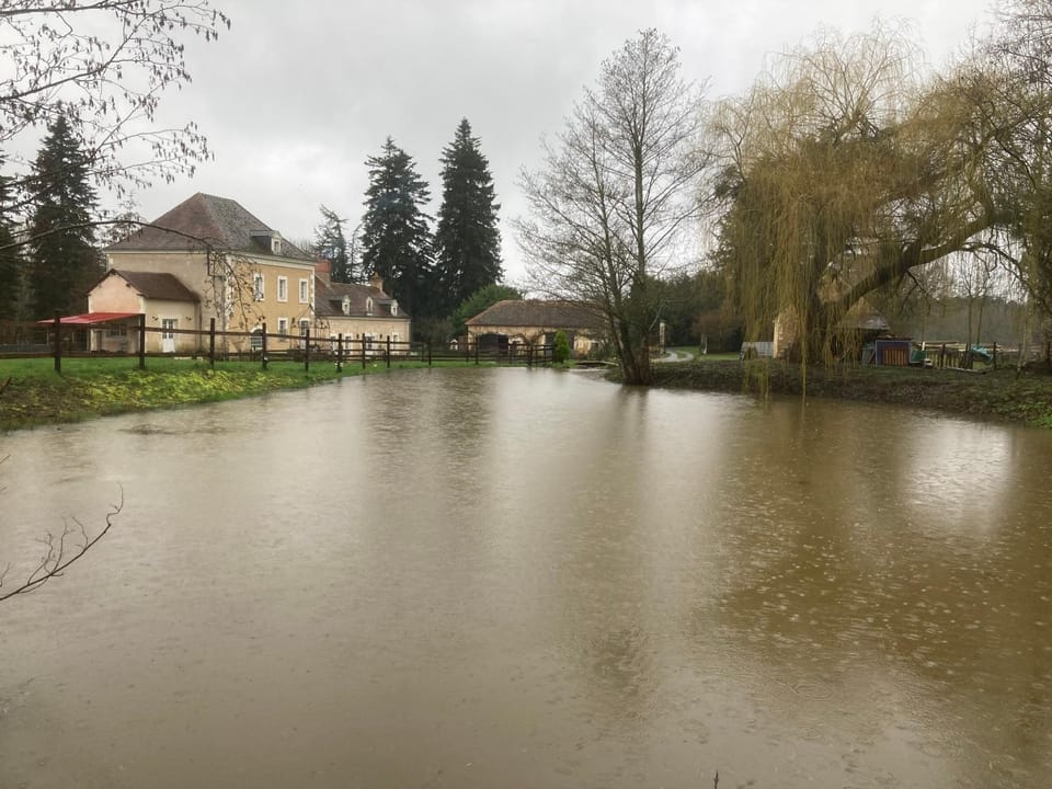 Morance route des bretonnier ecommoy Apartment in Pays de la Loire