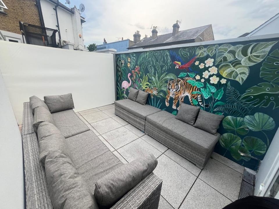 Tiny House Apartment in Molesey