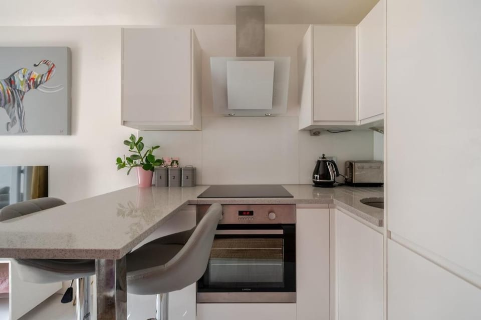 Tiny House Apartment in Molesey