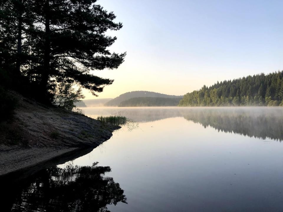 Nearby landmark, Natural landscape, Lake view