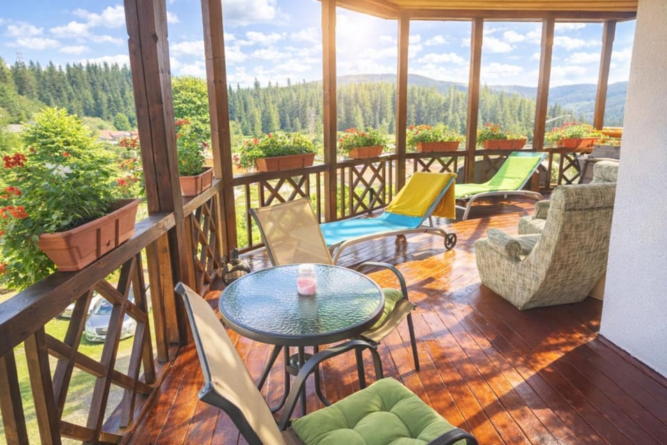 Day, Natural landscape, Balcony/Terrace, Seating area, Dining area, Mountain view
