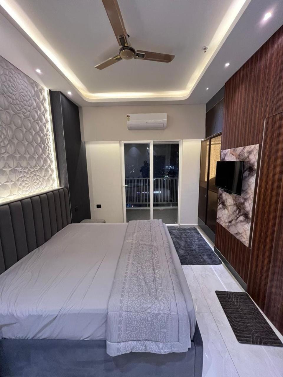 Comfy studio apartments Apartment in Noida