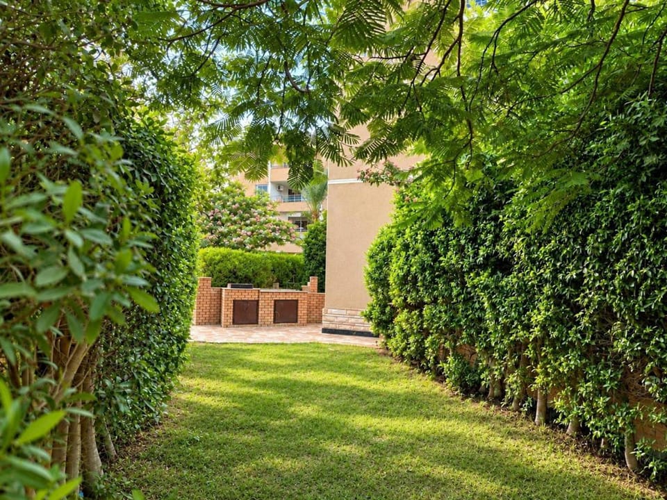 Property building, Day, Natural landscape, Garden, Garden view
