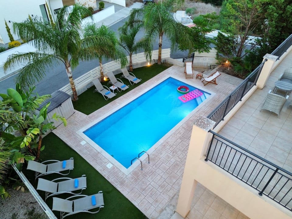 Garden, Swimming pool