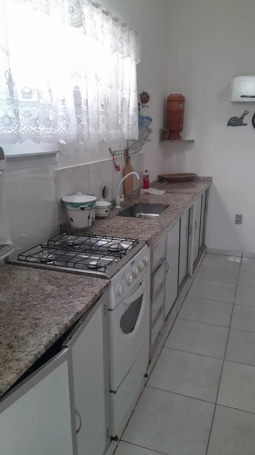 Casa em divinopólis com área gourmet e piscina, fogão a lenha House in State of São Paulo