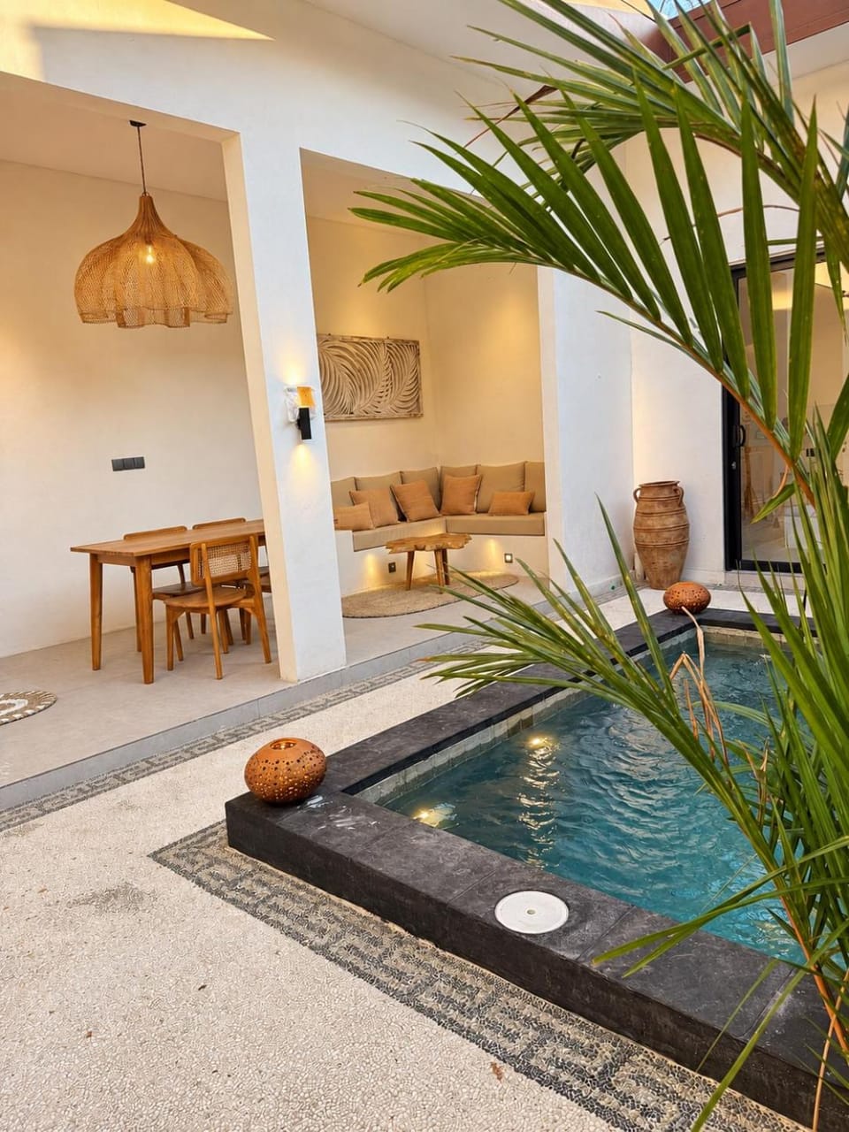 Property building, Patio, Balcony/Terrace, Dining area, Pool view, Swimming pool
