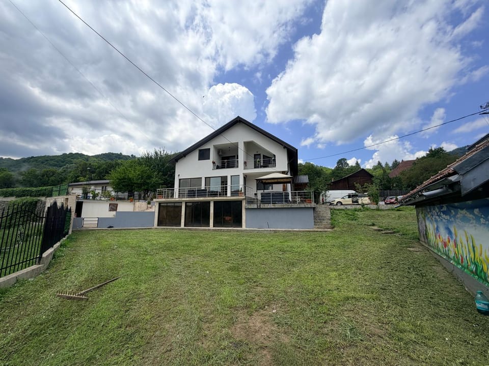 Property building, Spring, Day, Natural landscape, Mountain view