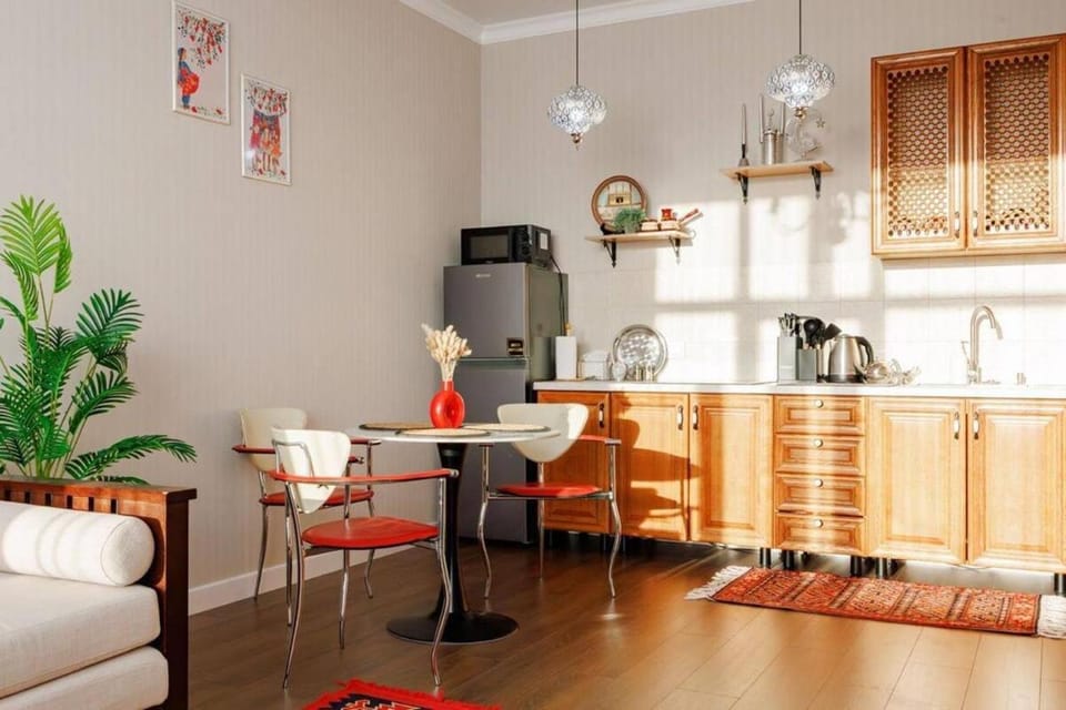 Coffee/tea facilities, Kitchen or kitchenette, Dining area
