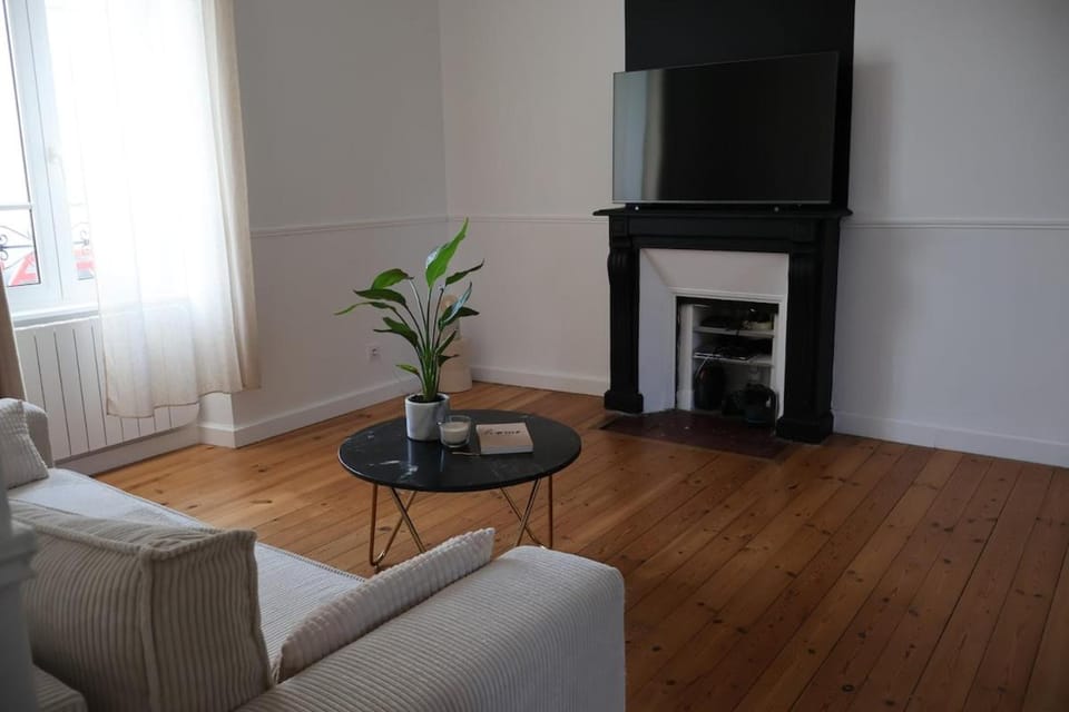 Bel appartement rénové à 2 min à pied de la gare de St Brieuc Apartment in Brittany