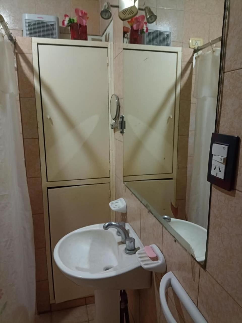 Shower, Bathroom, towels