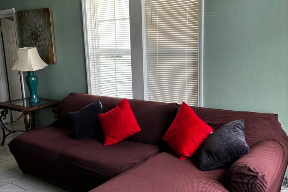 Downtown Sarasota House 3BR,2BA, Pet-Friendly,6PPL House in Sarasota