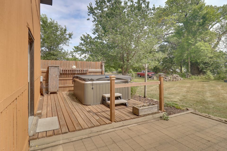 Waterfront Pelican Lake House w/ Dock House in Minnesota