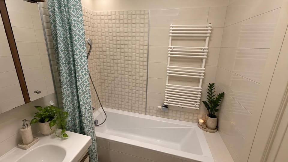 Shower, Bathroom, Bath, towels