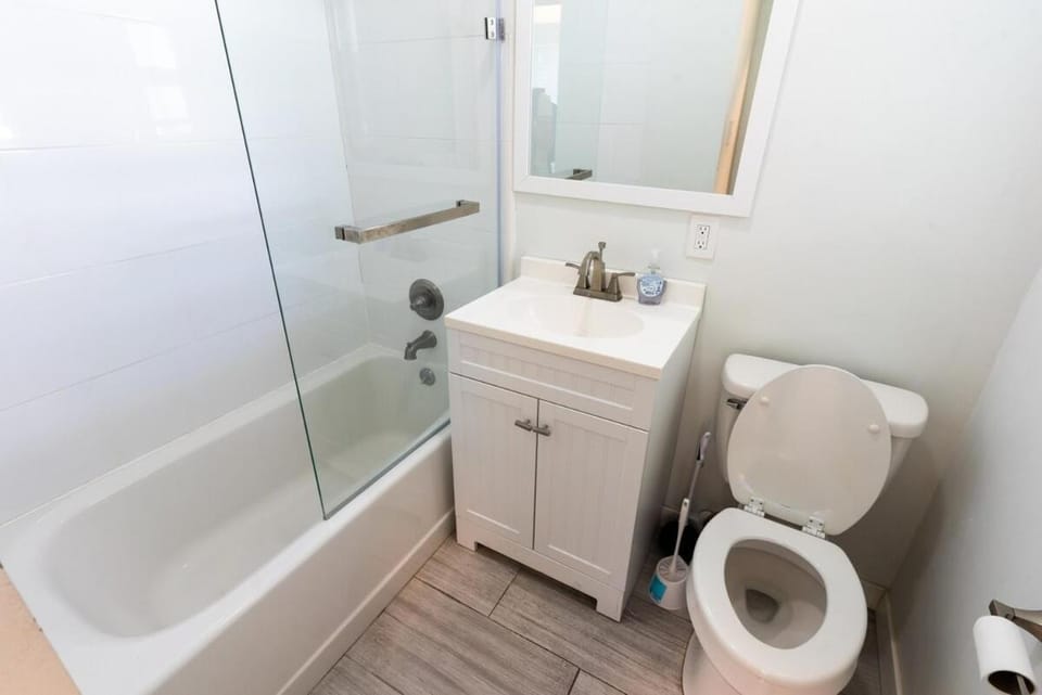 The Melrose Grove Condo with Garden Access Apartment in West Hollywood