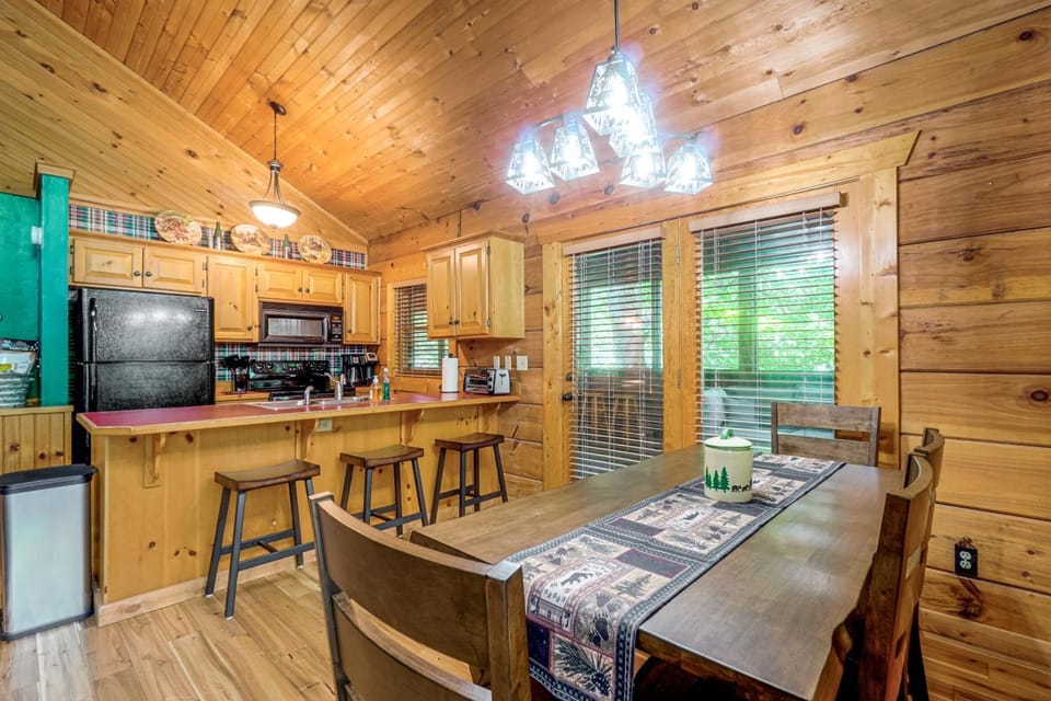 The Highlands: Smoky Mtn Getaway in Sevierville House in Pigeon Forge