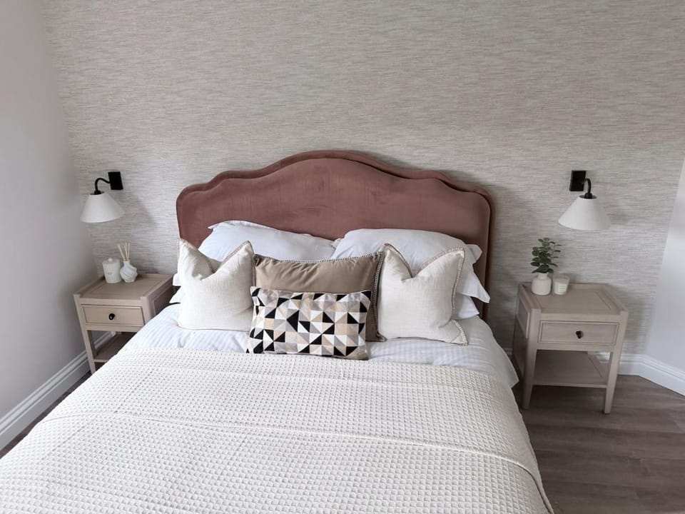 Luxury ecocottage with wood fired hot tub in Humshaugh Chollerford House in England
