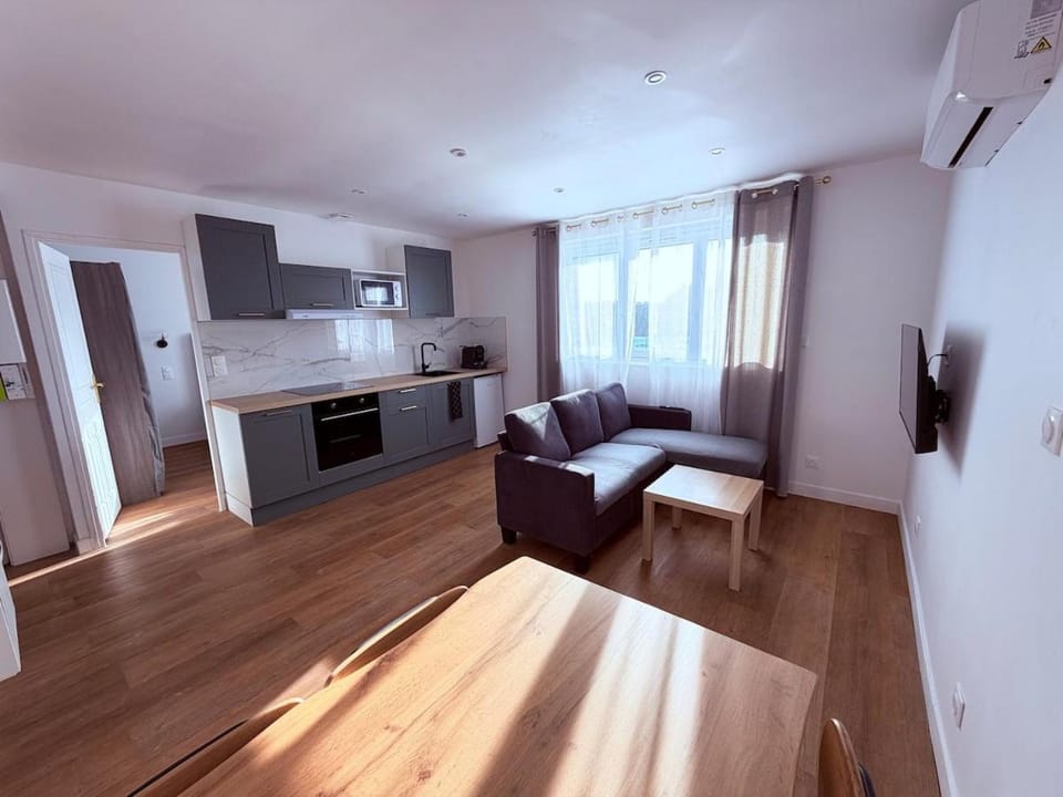Spacious - Le Vert et Marbre - 2 bedrooms - Air-conditioned Apartment in Dunkirk