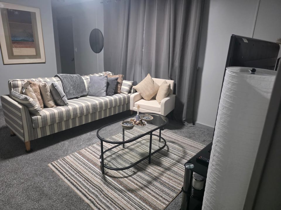 The Green Room Vacation rental in Mount Clemens