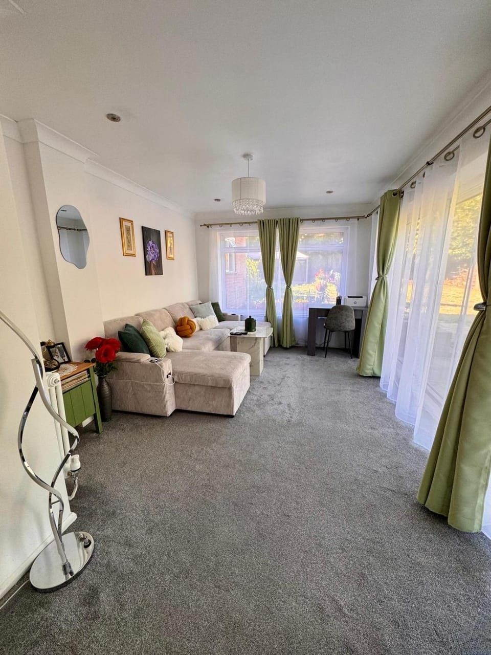 Ekshe house Vacation rental in Luton