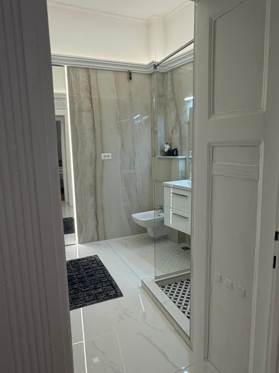Shower, Toilet, Bathroom
