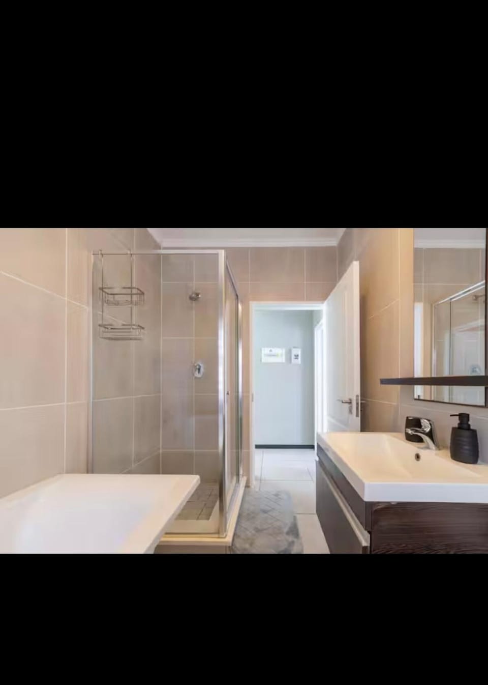 Kean Retreat at The Williams Walk to Fourways Mall Apartment in Sandton