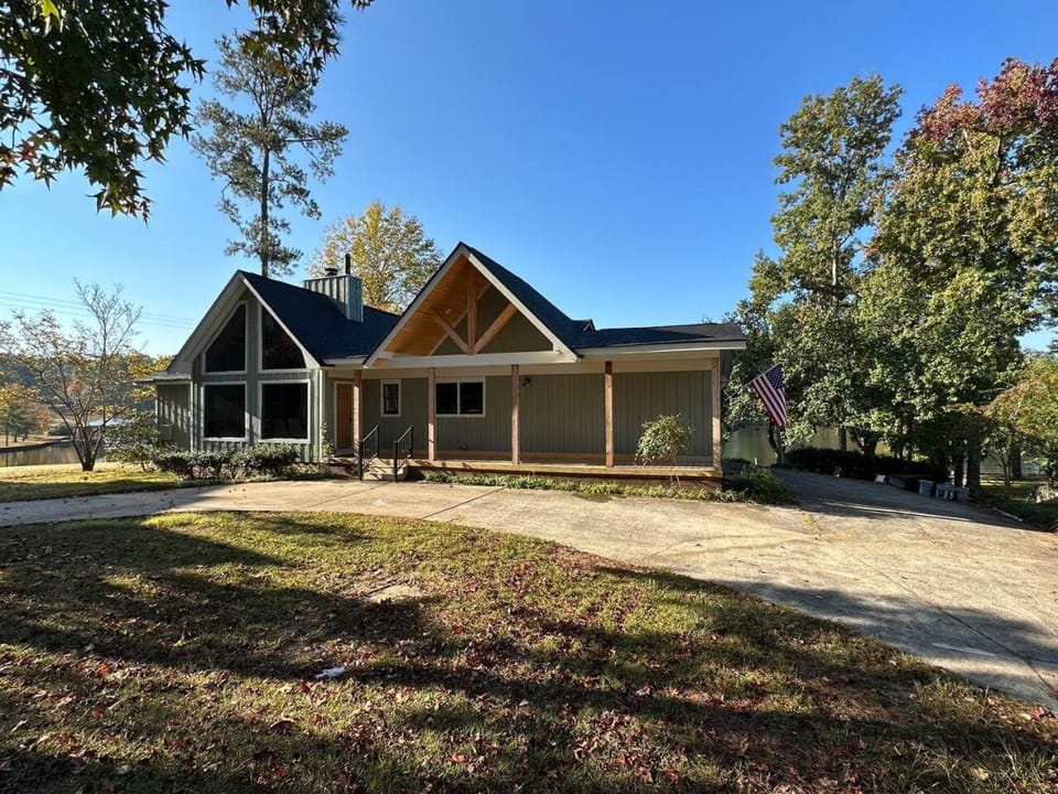 Lakeside Dreaming House in Lake Sinclair