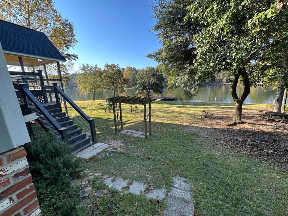 Lakeside Dreaming House in Lake Sinclair