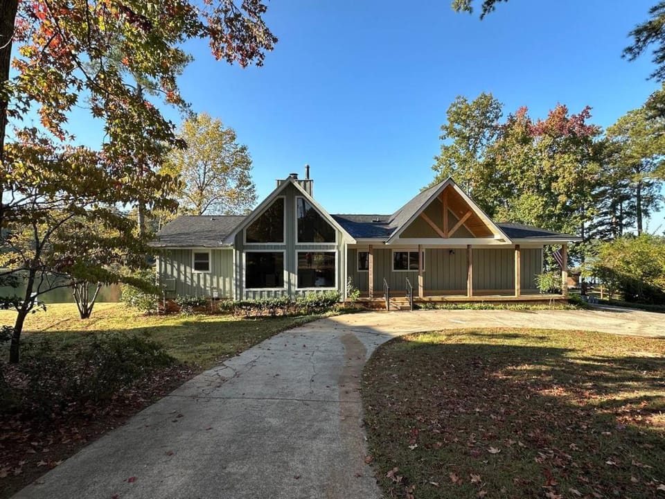 Lakeside Dreaming House in Lake Sinclair