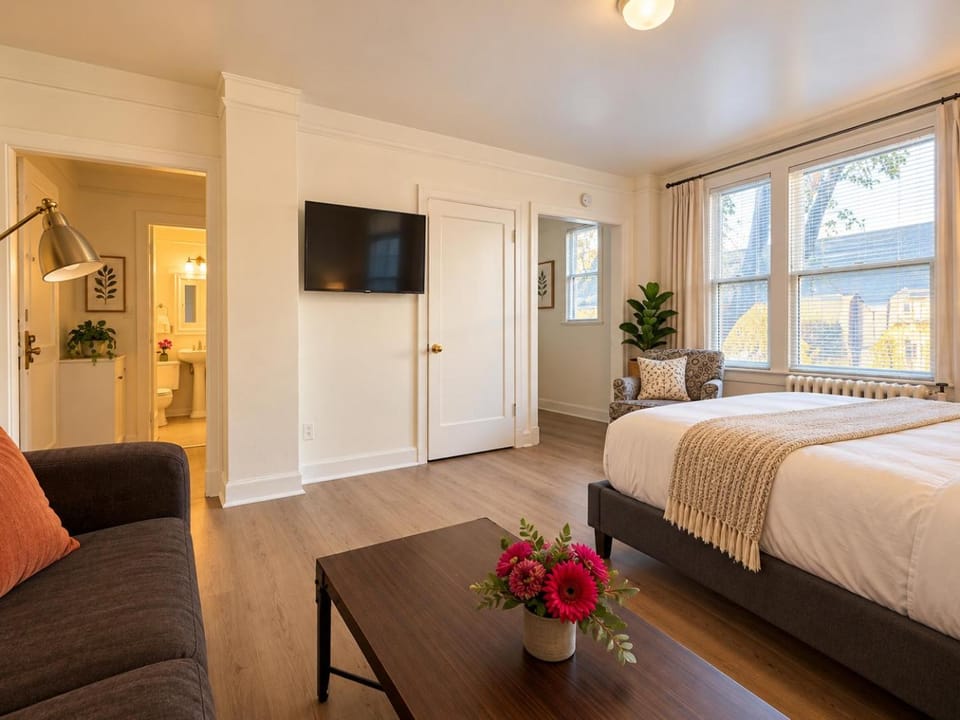 Vintage Studio-Near Space Needle Apartment in Belltown