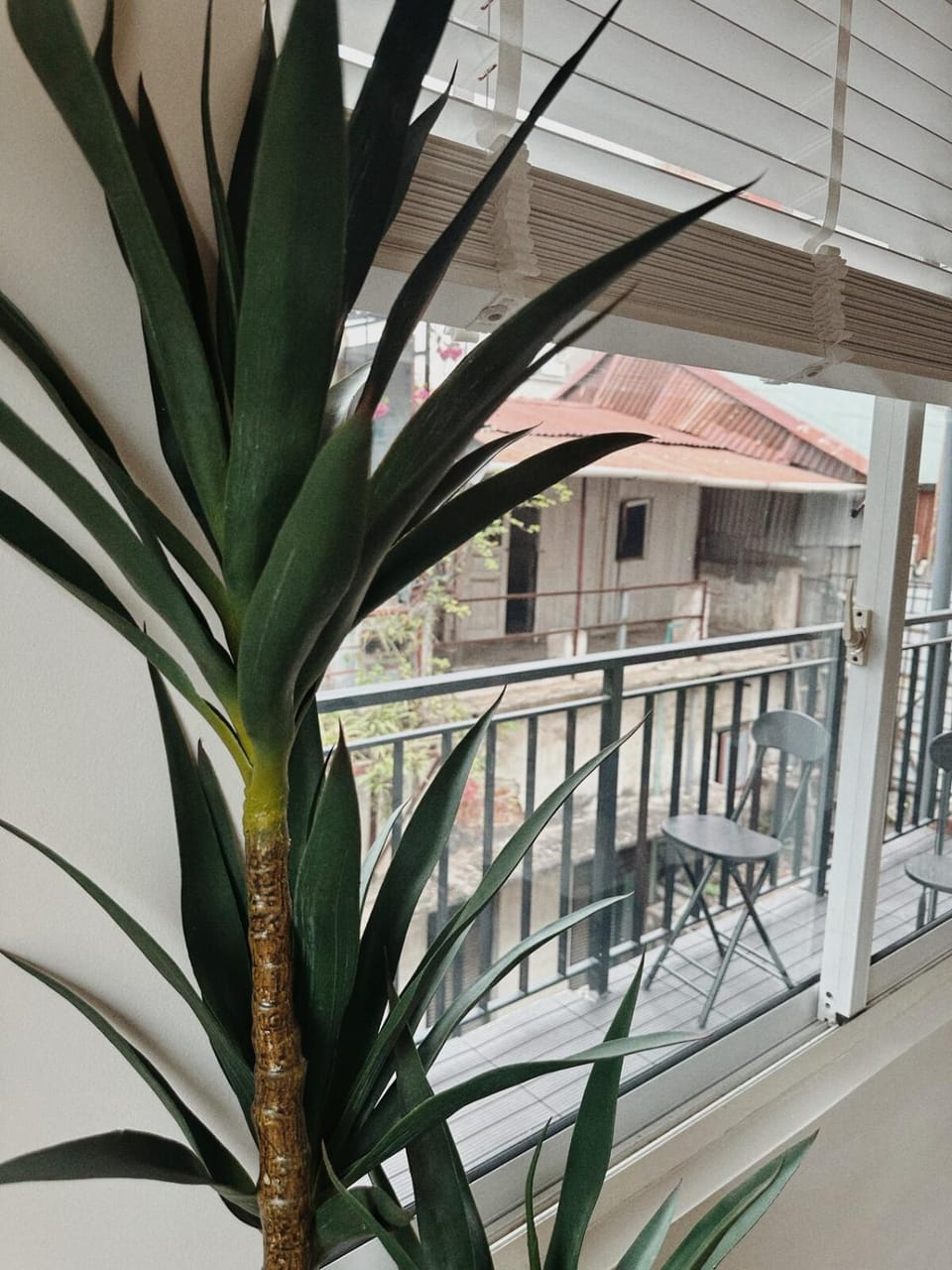 3 Bedroom 2 Bath Balcony 5ms Lake Quiet Old Quater Apartment in Hanoi