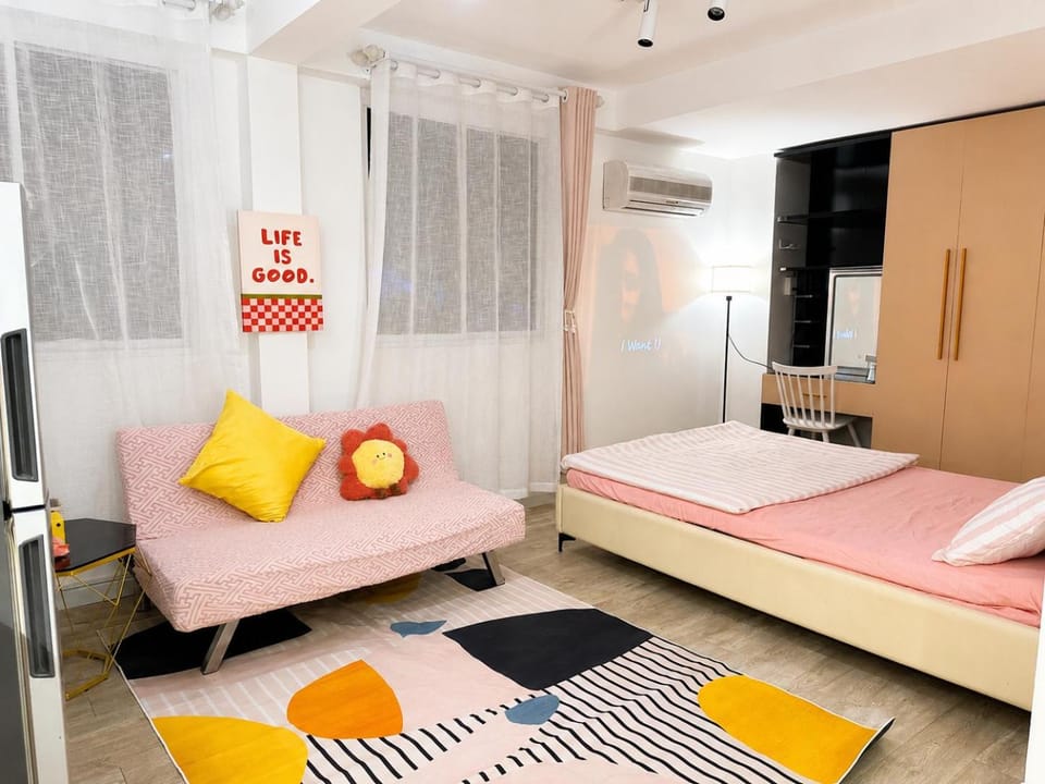 Bed, Photo of the whole room, Bedroom, wardrobe, air conditioner