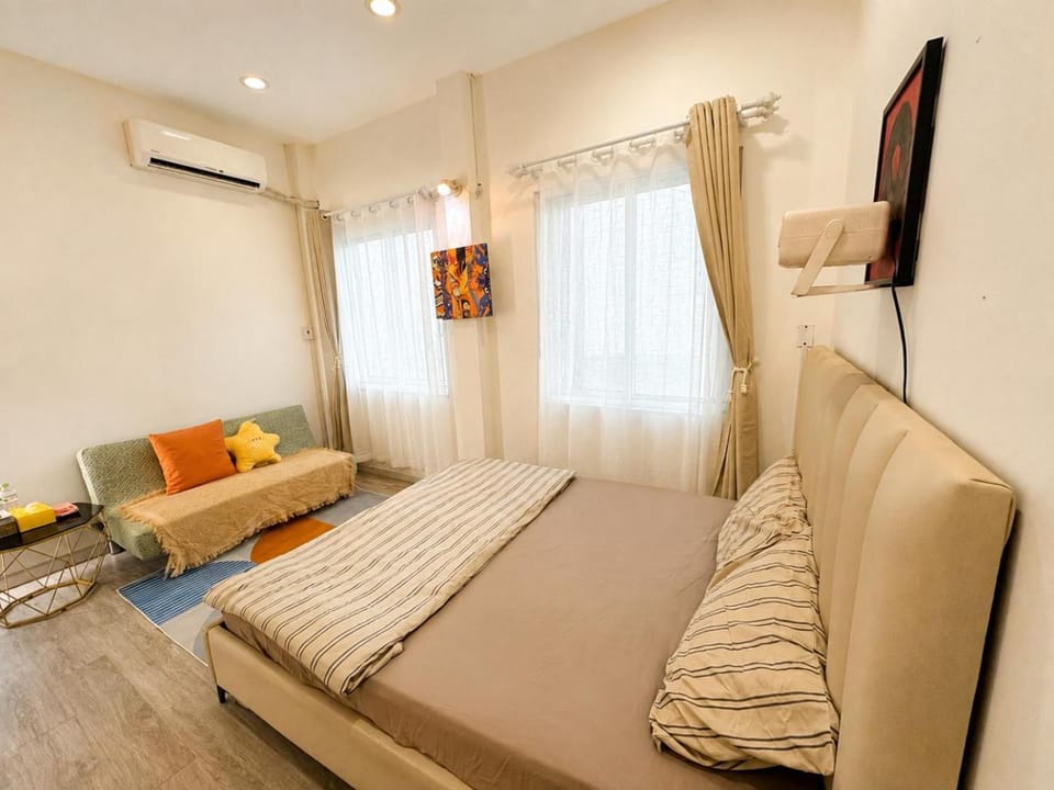 Bed, TV and multimedia, Photo of the whole room, Bedroom, air conditioner