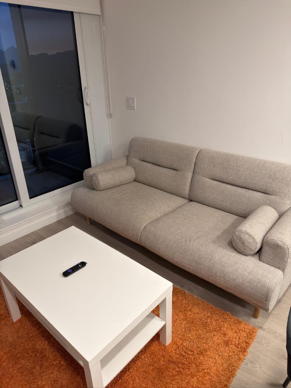 Cozy one bedroom skyview Apartment in Surrey