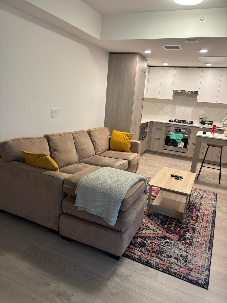 Executive Central Haven Apartment in Surrey