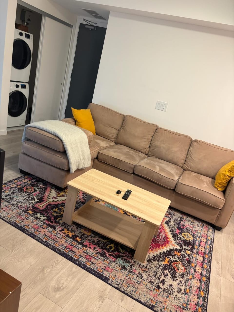 Executive Central Haven Apartment in Surrey