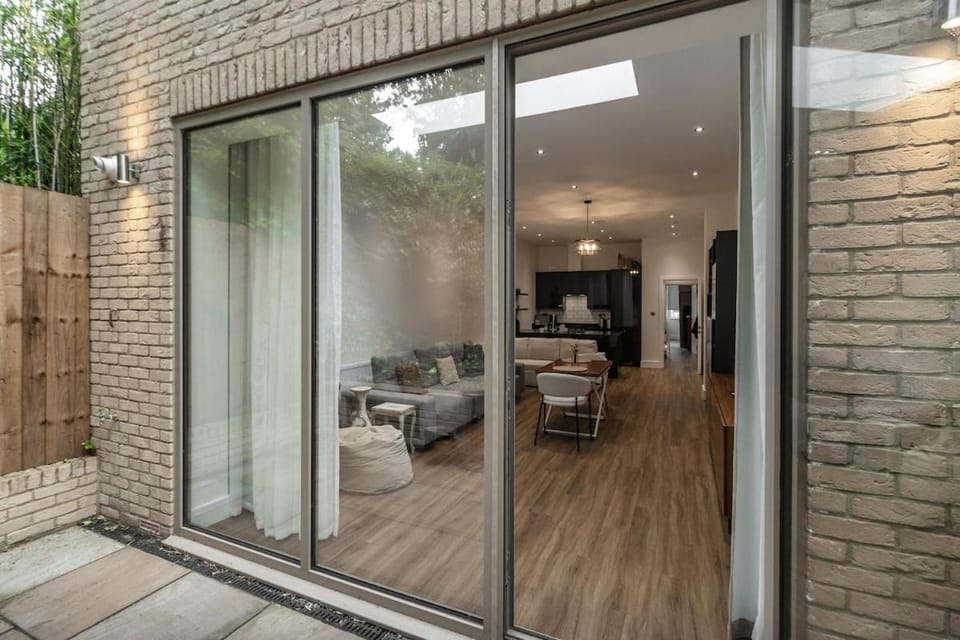 Hampstead London Garden Apartment - Sleeps 4 with Parking Apartment in London Borough of Camden