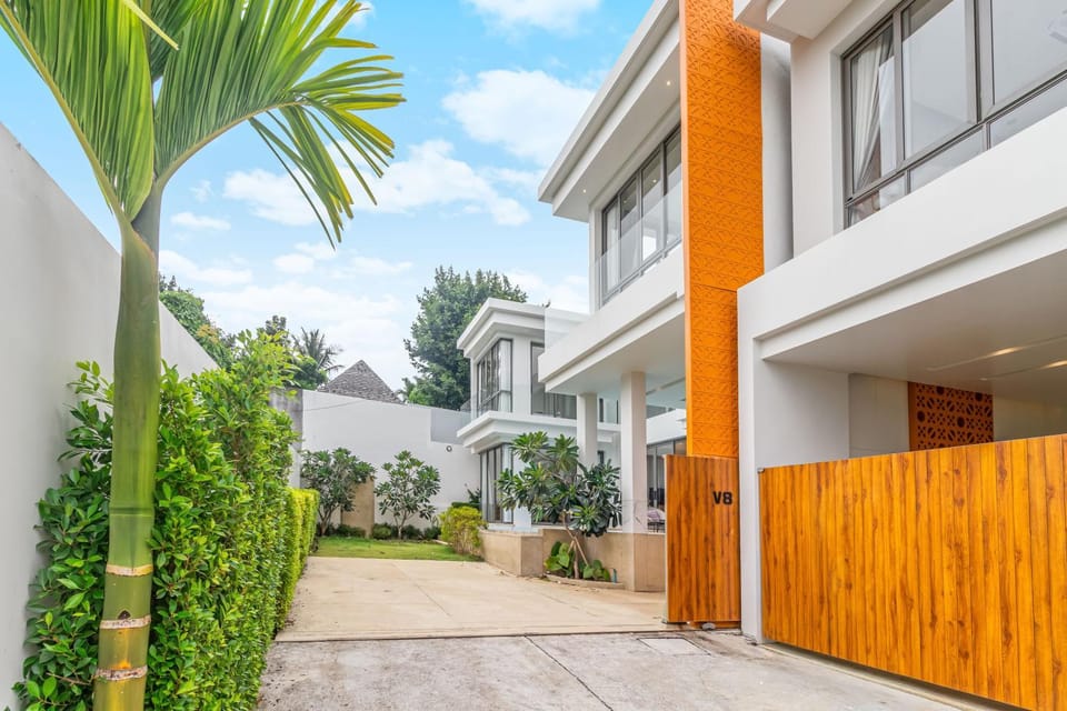 Property building, Day, Neighbourhood