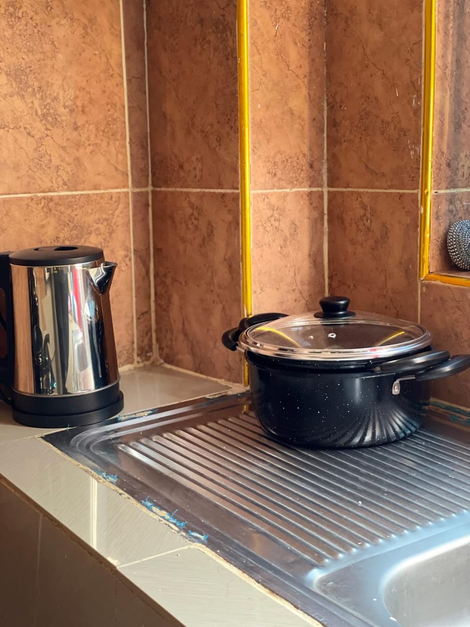 Almond apartments Bed and Breakfast in Nairobi