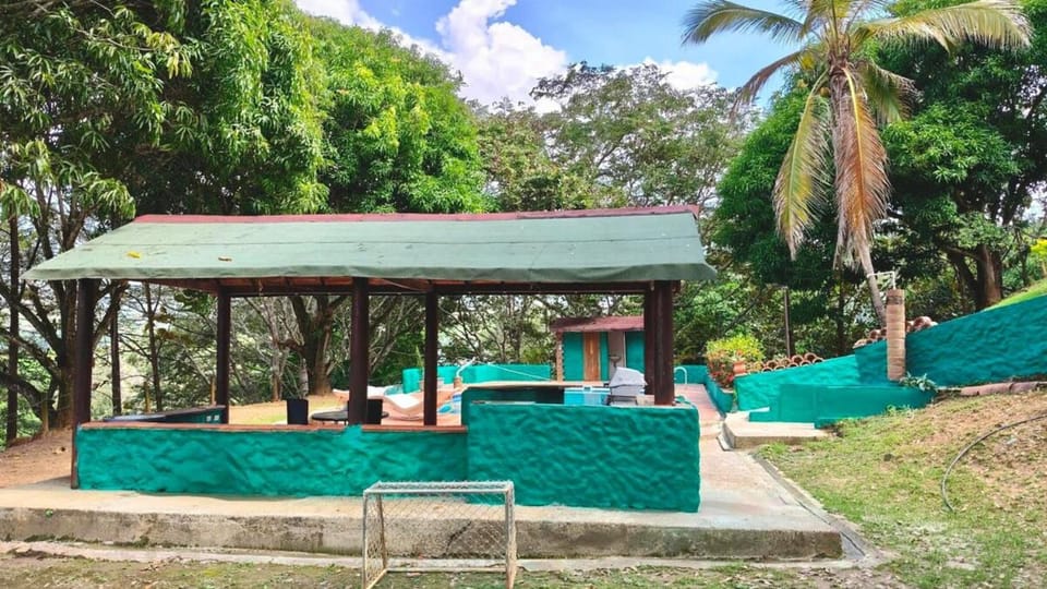 Finca Privada con piscina, BBQ, mesa de billar House in Antioquia