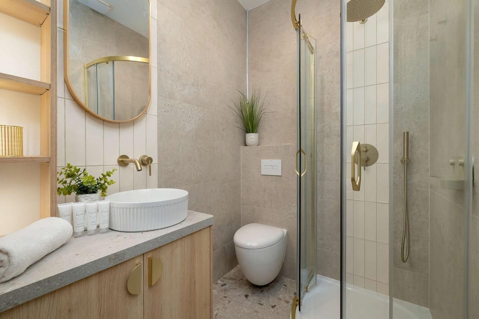 Shower, Toilet, Bathroom