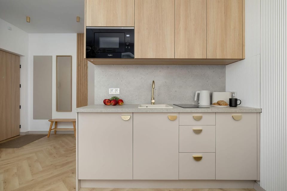Coffee/tea facilities, Kitchen or kitchenette, stove