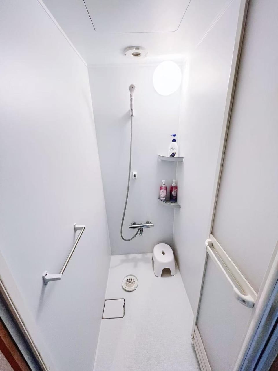 Shower, Bathroom, towels