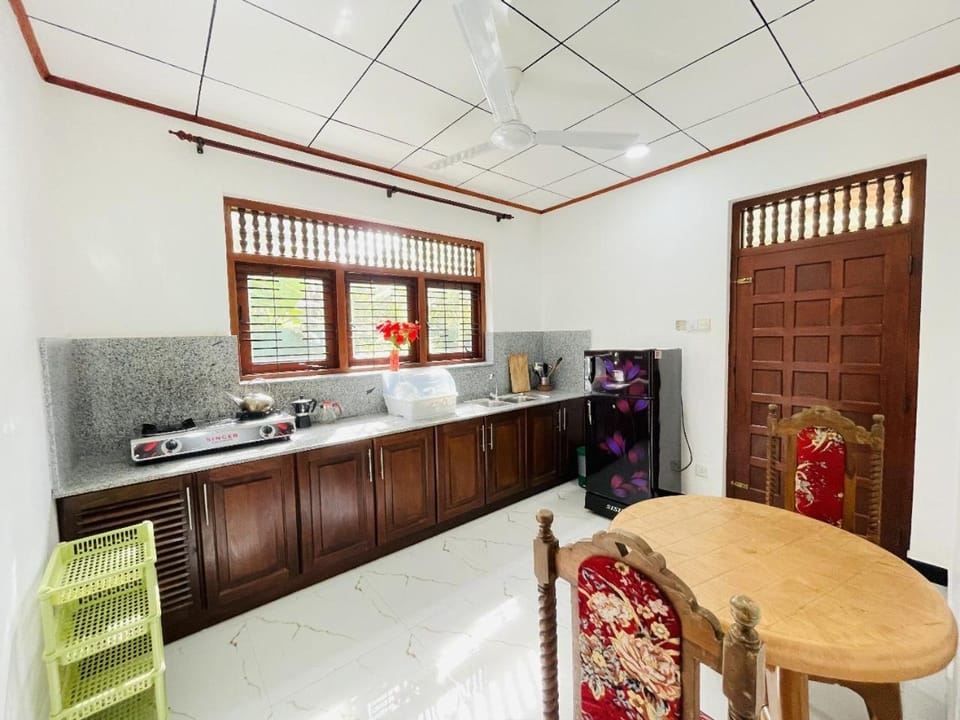 White shell villa Villa in Southern Province