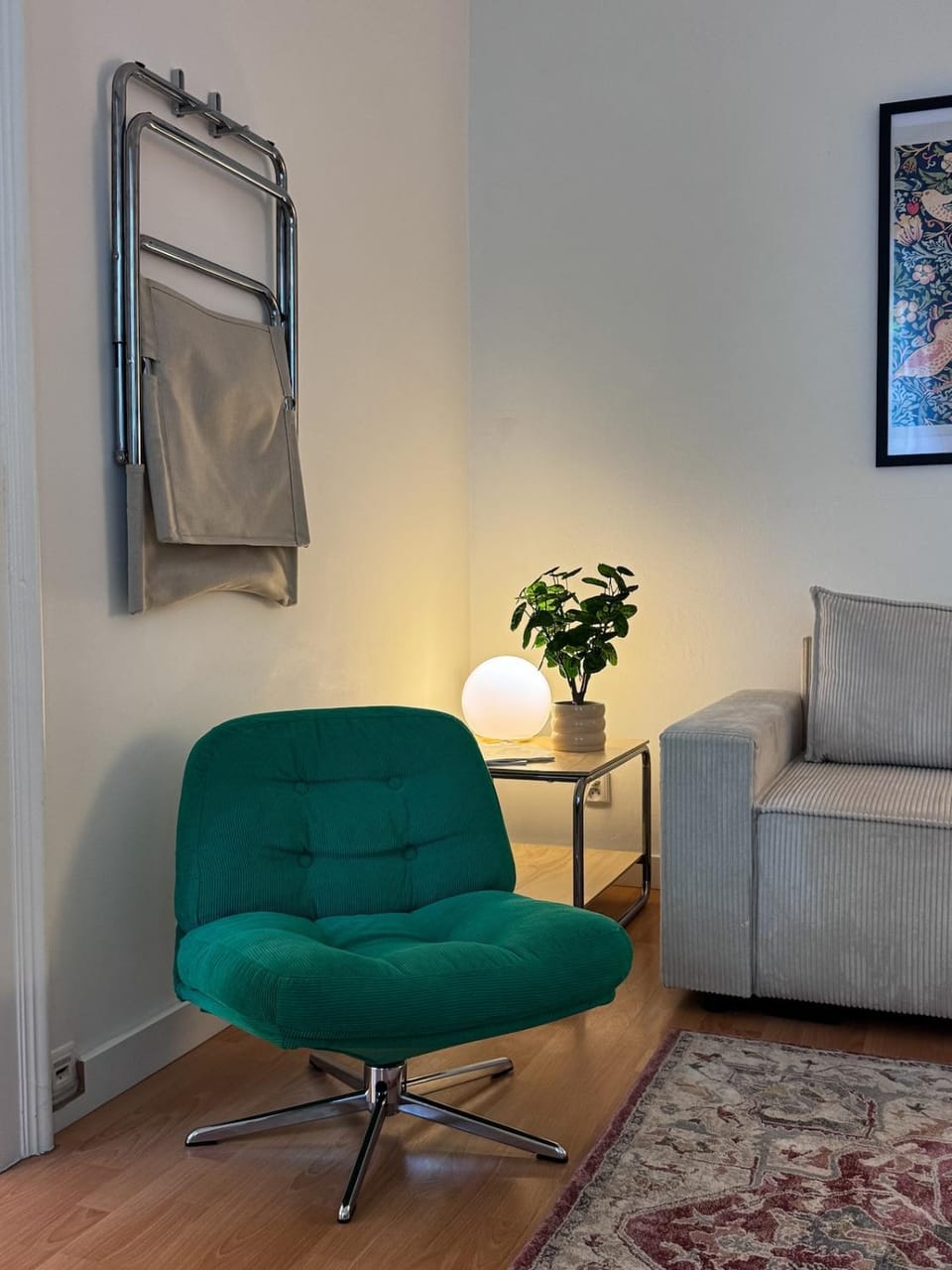Classy Old Town Home, Wifi, Smart Projector, AC Apartment in Bratislava