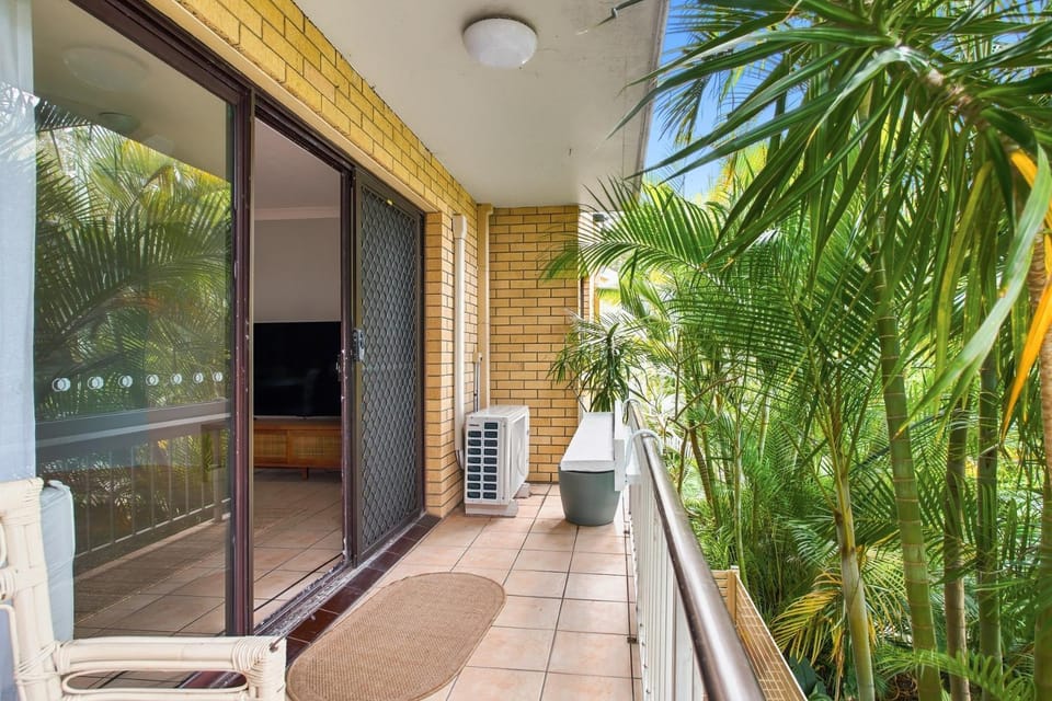 Property building, Balcony/Terrace, Balcony/Terrace