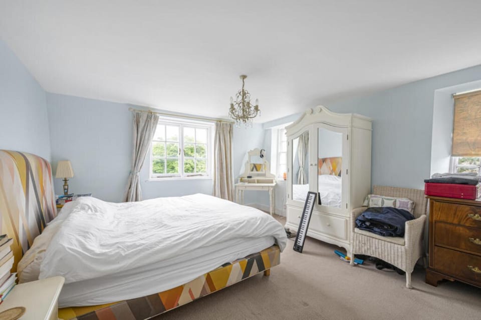 3BDR Historic Burne Jones Cottage in Rottingdean Apartment in Brighton
